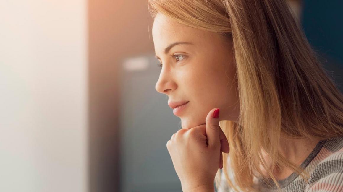 kobieta przed komputerem